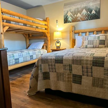 Lone Fir Resort Cougar エクステリア 写真