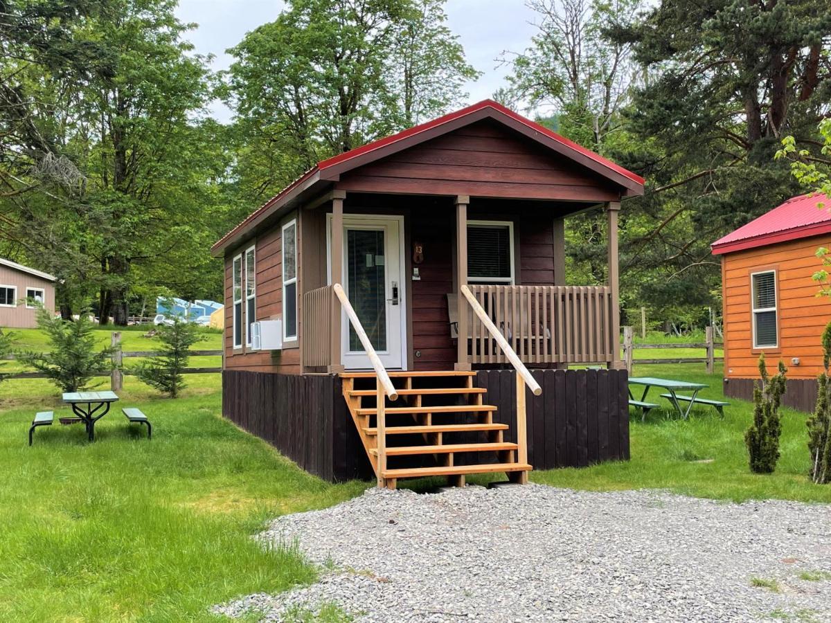 Lone Fir Resort Cougar エクステリア 写真
