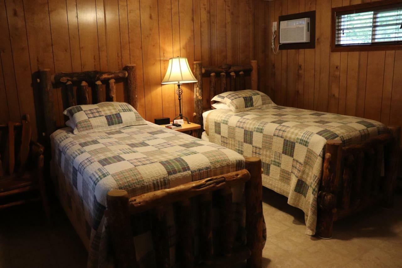 Lone Fir Resort Cougar エクステリア 写真