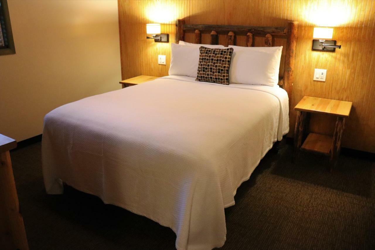 Lone Fir Resort Cougar エクステリア 写真