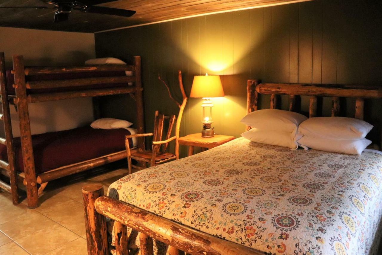 Lone Fir Resort Cougar エクステリア 写真