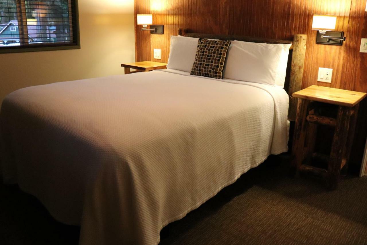 Lone Fir Resort Cougar エクステリア 写真