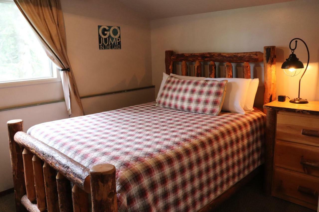 Lone Fir Resort Cougar エクステリア 写真