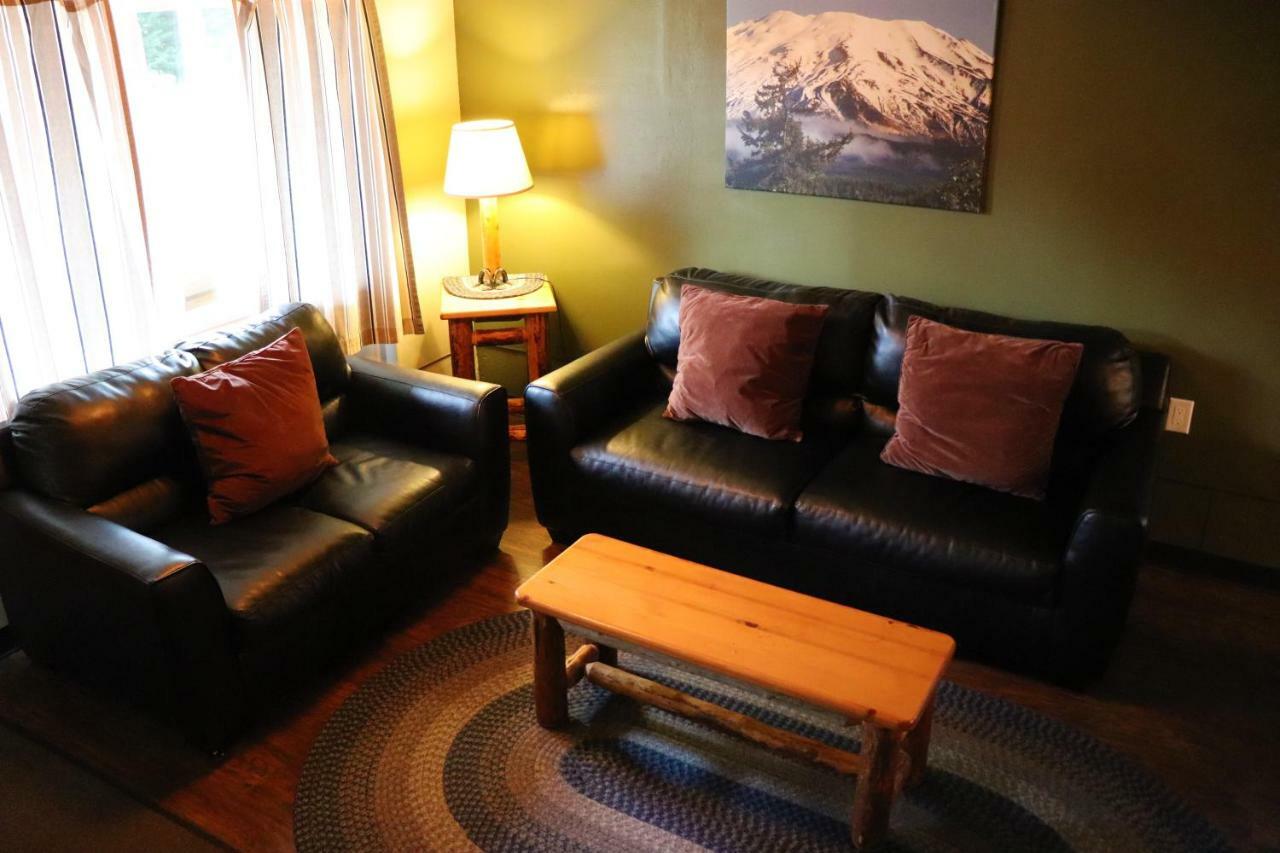 Lone Fir Resort Cougar エクステリア 写真
