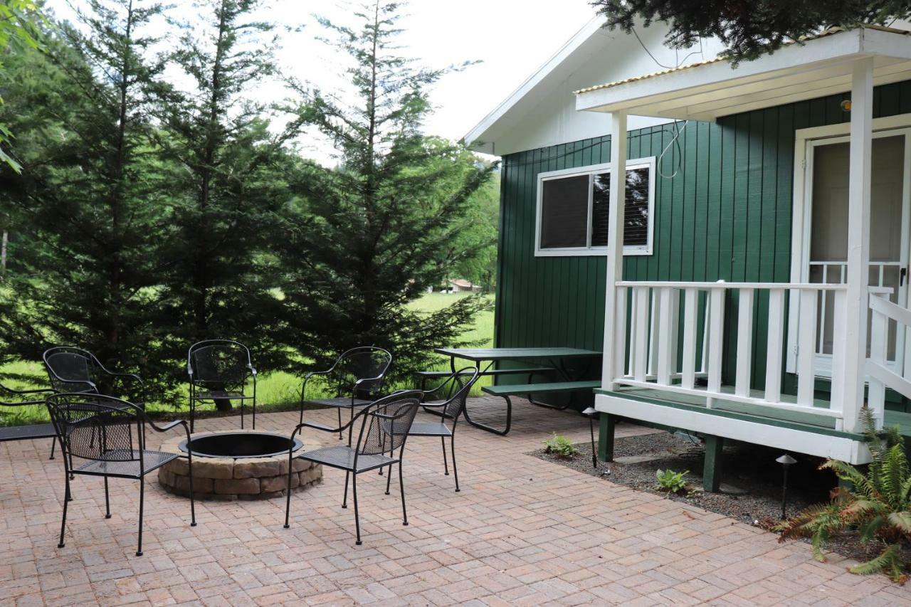 Lone Fir Resort Cougar エクステリア 写真