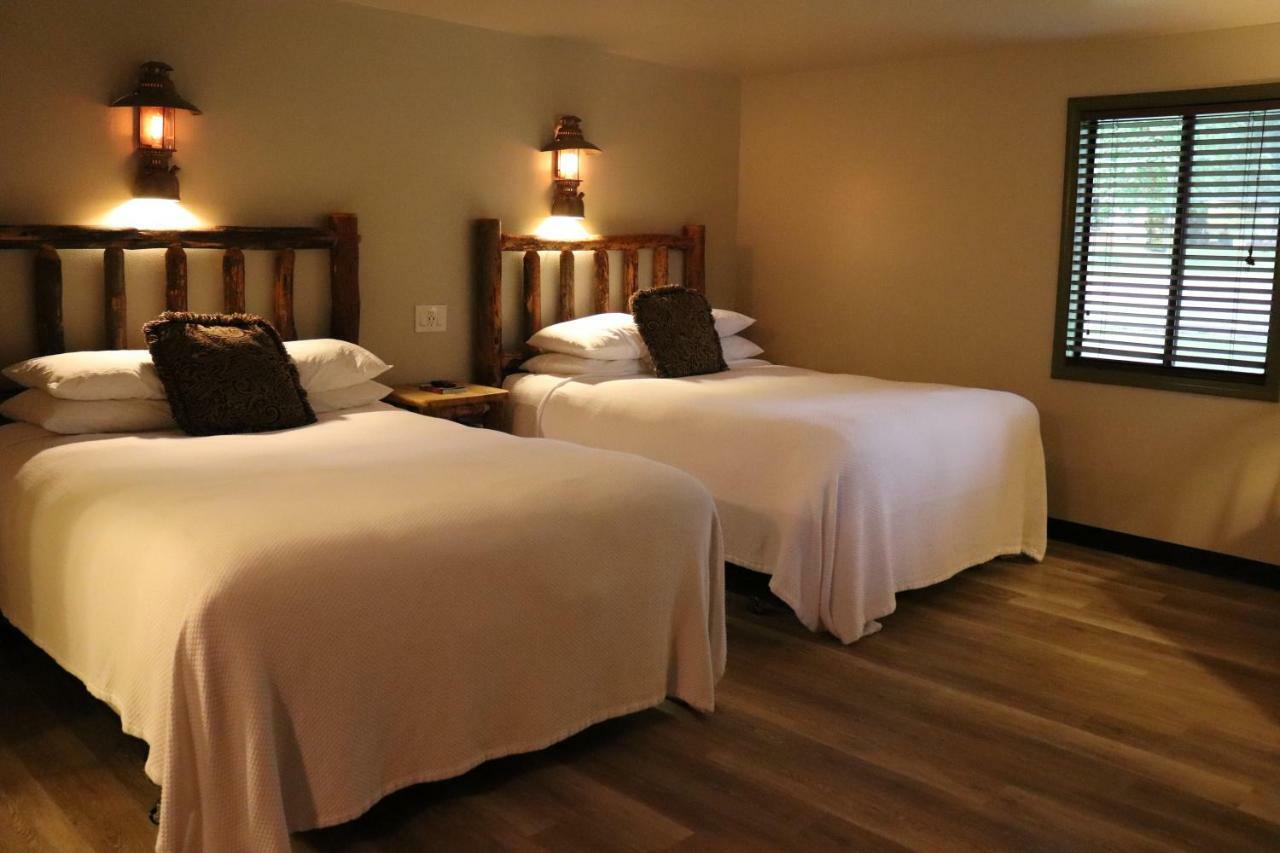 Lone Fir Resort Cougar エクステリア 写真