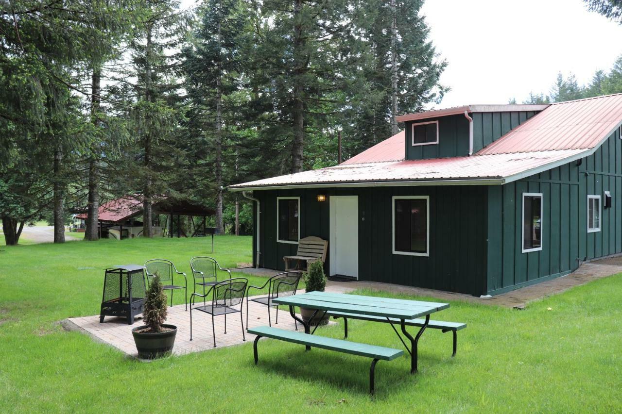 Lone Fir Resort Cougar エクステリア 写真