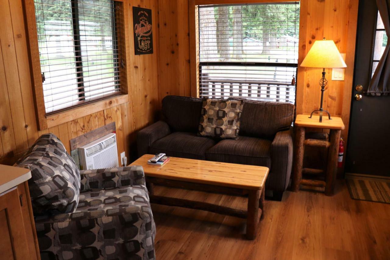Lone Fir Resort Cougar エクステリア 写真