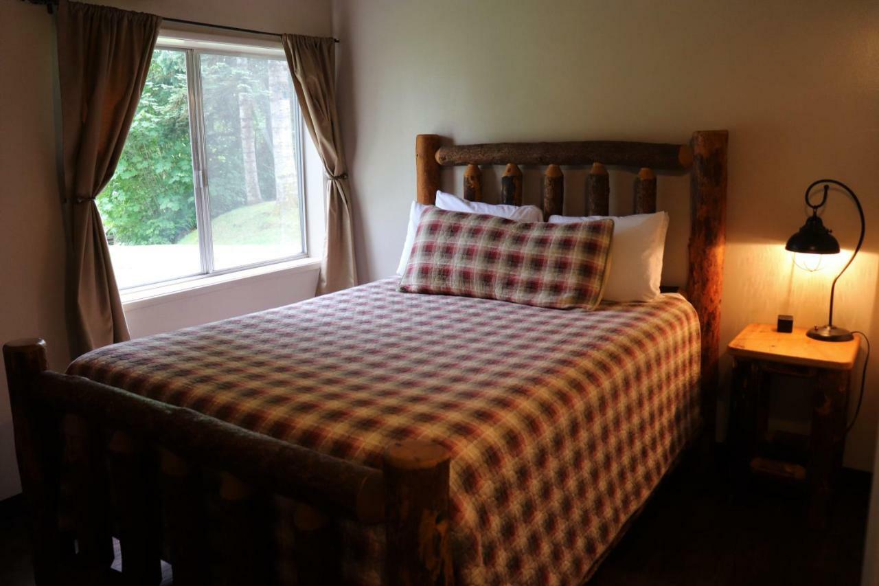 Lone Fir Resort Cougar エクステリア 写真
