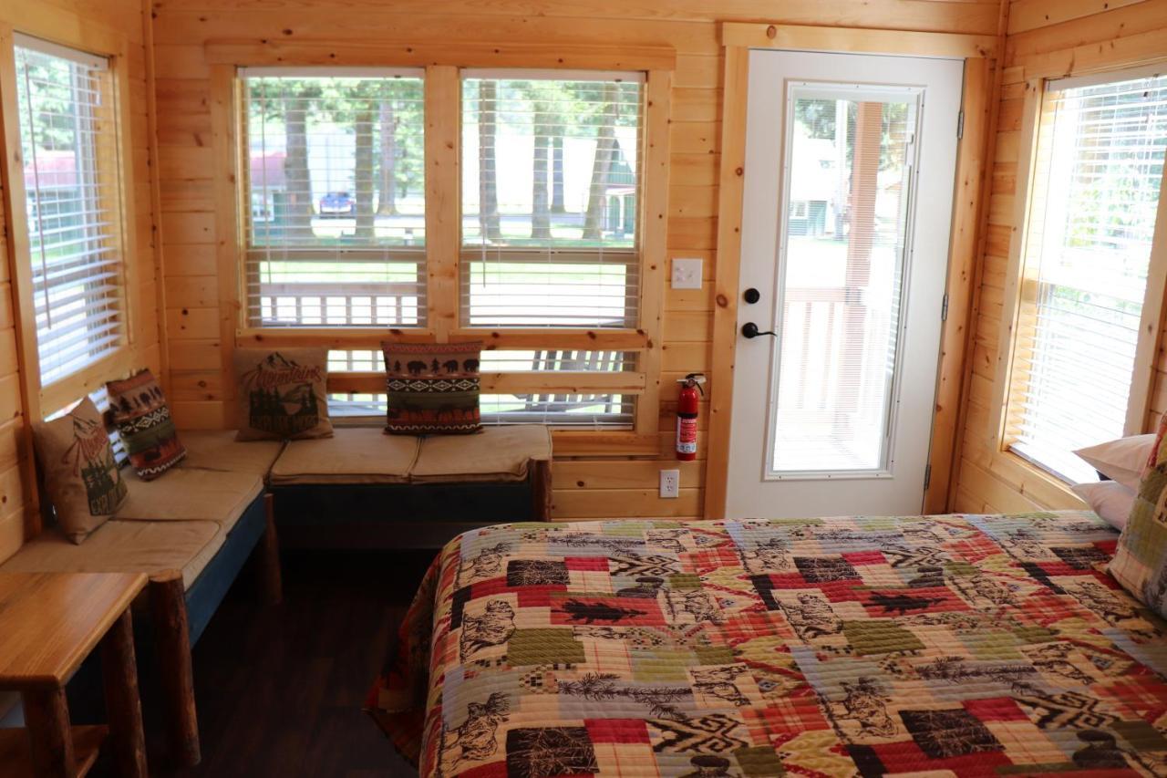 Lone Fir Resort Cougar エクステリア 写真