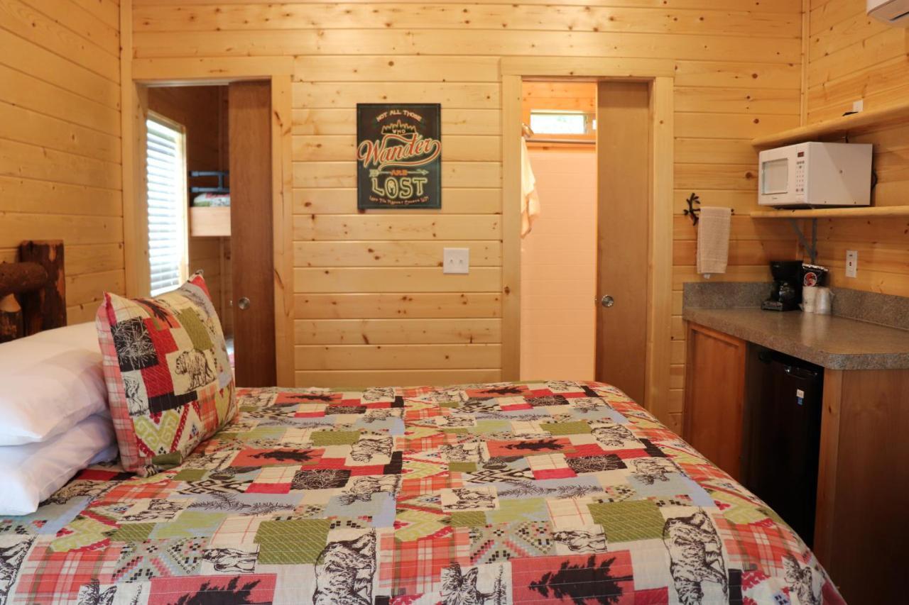 Lone Fir Resort Cougar エクステリア 写真