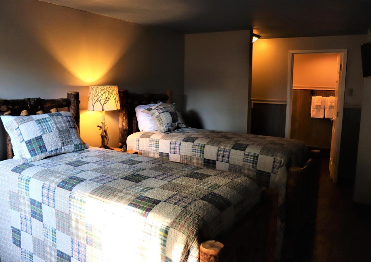 Lone Fir Resort Cougar エクステリア 写真