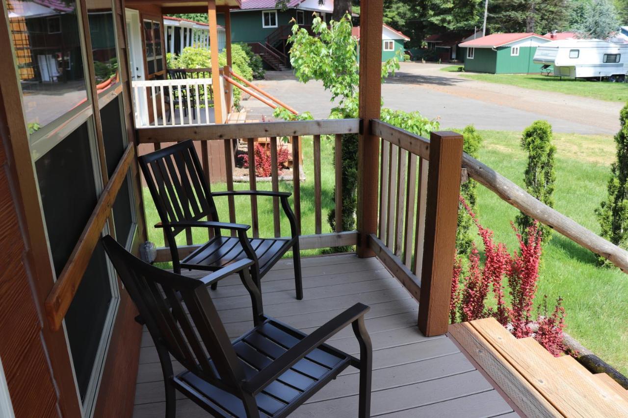Lone Fir Resort Cougar エクステリア 写真
