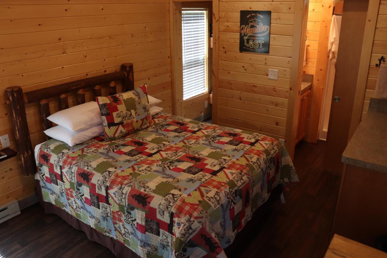 Lone Fir Resort Cougar エクステリア 写真